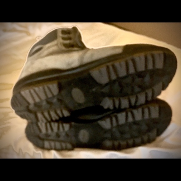 Vasque Hiking boots. Olive green. Size 9.5 - Picture 2 of 6